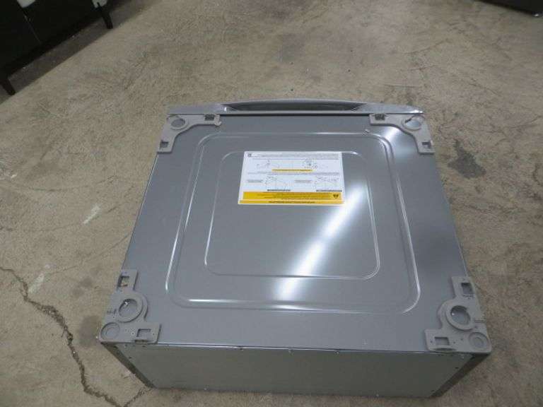 LG Pedestal In STS Silver Model WDP5V Lambrecht Auction, Inc.