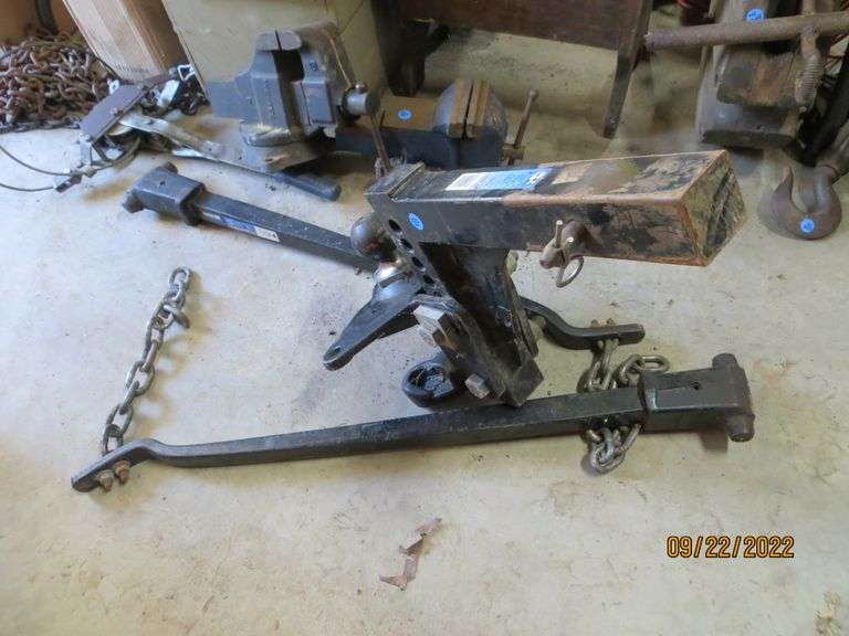 Adjustable Reese Hitch w/ Torsion Bars Lambrecht Auction, Inc.