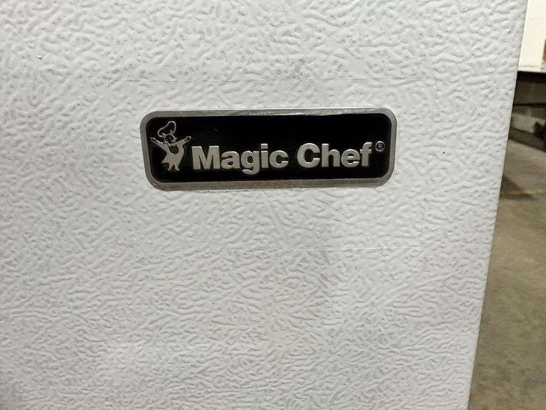 Magic Chef 7.0 Cu. Ft. Chest Freezer White Lambrecht Auction, Inc.