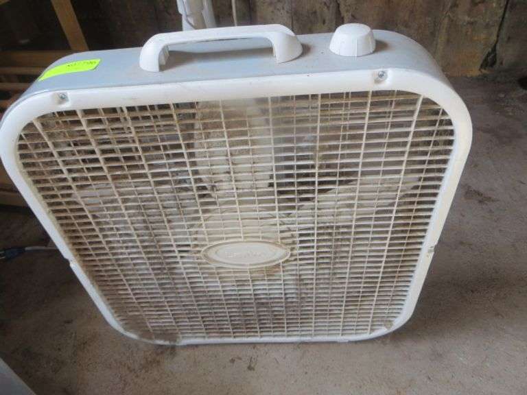 Oscillating Fans & Box Fan Lambrecht Auction, Inc.