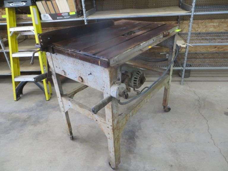 Old Table Saw on Heavy Steel Stand Lambrecht Auction, Inc.