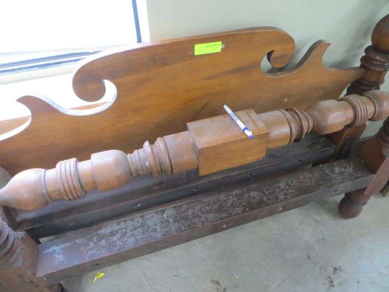 Antique Cannonball Rope Bed No siderails Lambrecht Auction, Inc.