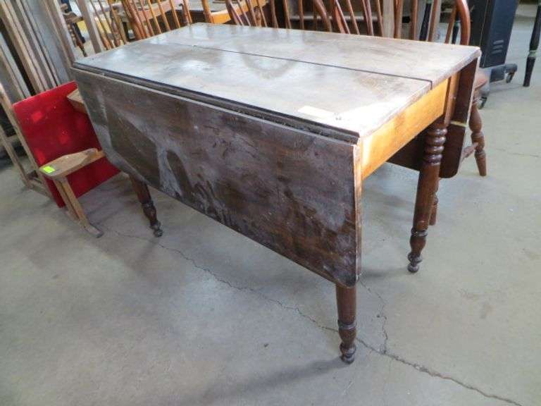 Antique DropLeaf Table Lambrecht Auction, Inc.