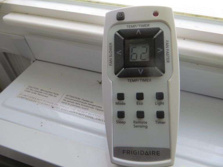 Frigidaire Window Air Conditioner Lambrecht Auction, Inc.