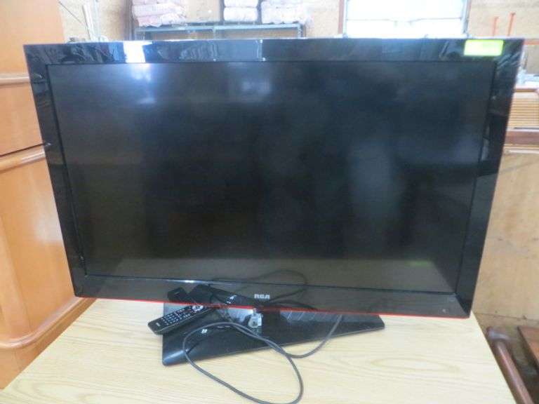 RCA 42" Flat Screen TV Lambrecht Auction, Inc.