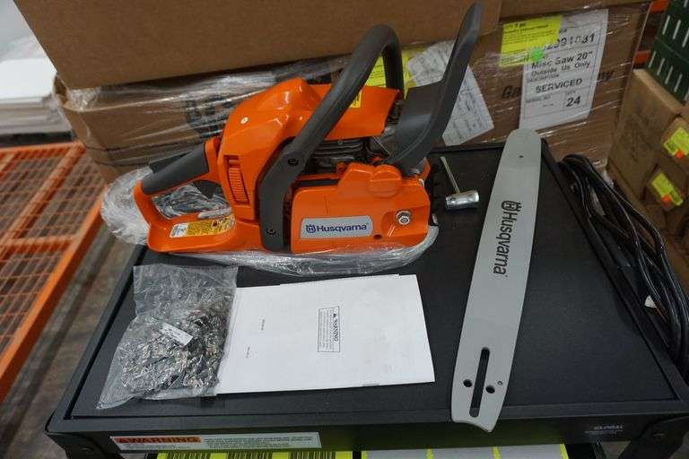 Husqvarna Chainsaw 440 Lambrecht Auction, Inc.