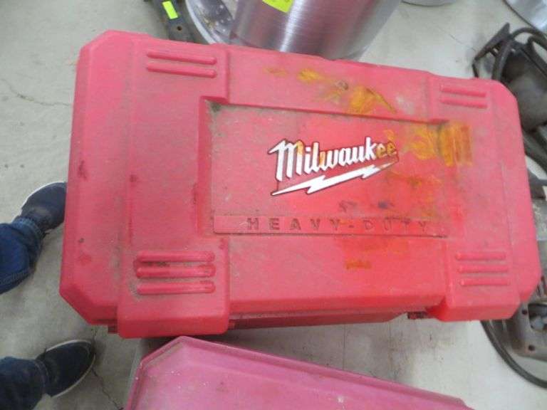 Milwaukee Right Angle Drill w/Case Like New Lambrecht Auction, Inc.