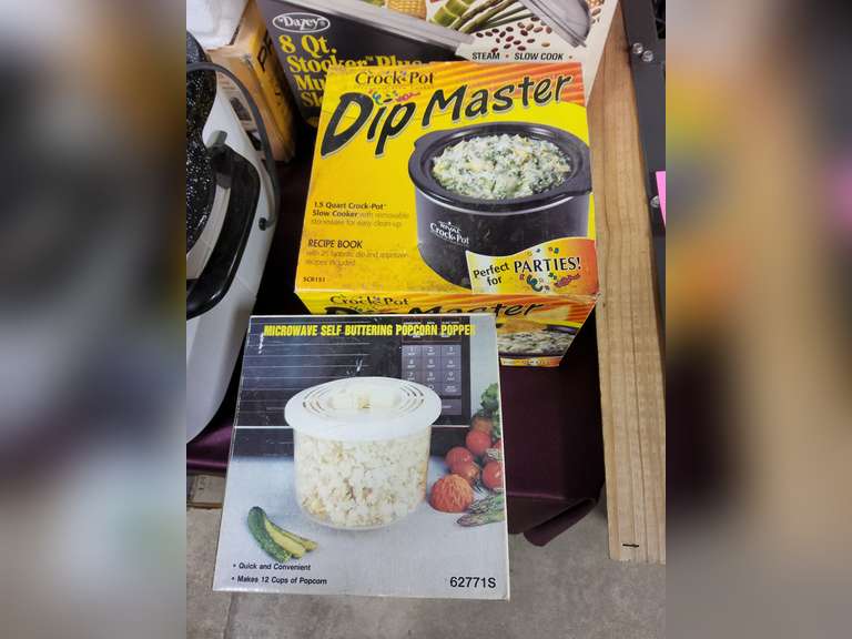 Dazey 8qt stocker plus multicooker/slow cooker w/ box, Rival 1.5qt