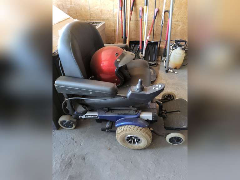 Jazzy 1107 Power Chair w/ booklets, charger cord & helmet (untested