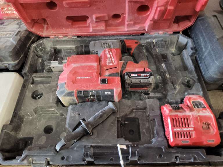 MIlwaukee 18v cordless 11/8" SDS plus rotary hammer drill & hammer vac