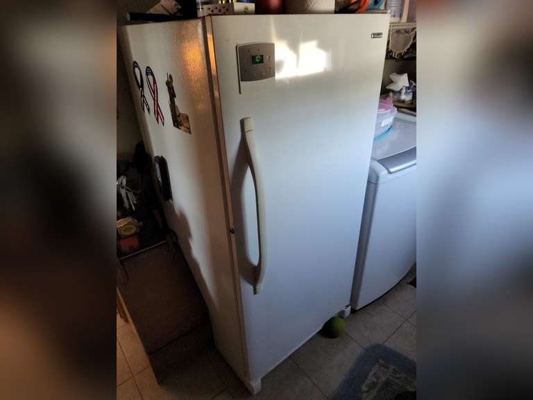 Kenmore upright freezer (works) approx 28" x 28" x 60" (BRING HELP TO