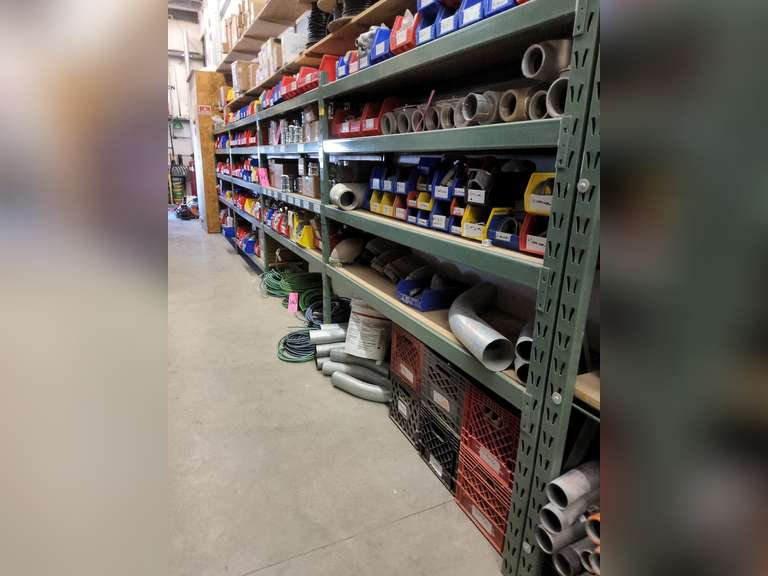 Metal shelf (CONTENTS NOT INCLUDED) approx 125ft x 18" x 6ft (BRING