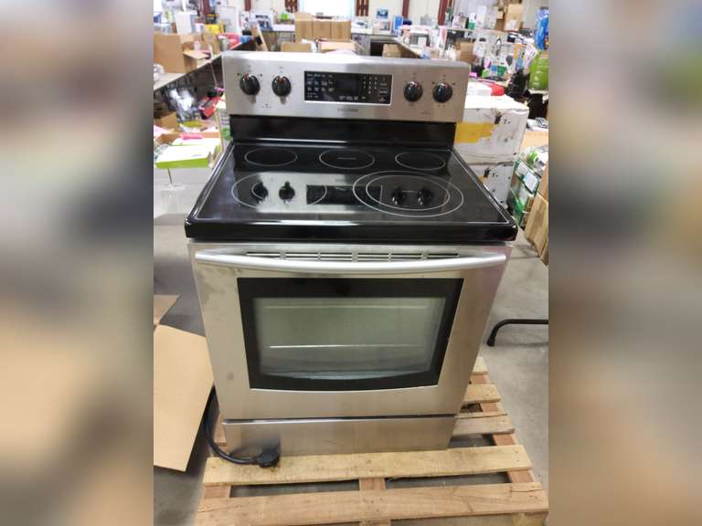 Samsung electric stove ( 30" x 25" x 46" ) Lindsay Auctions & Realty LLC