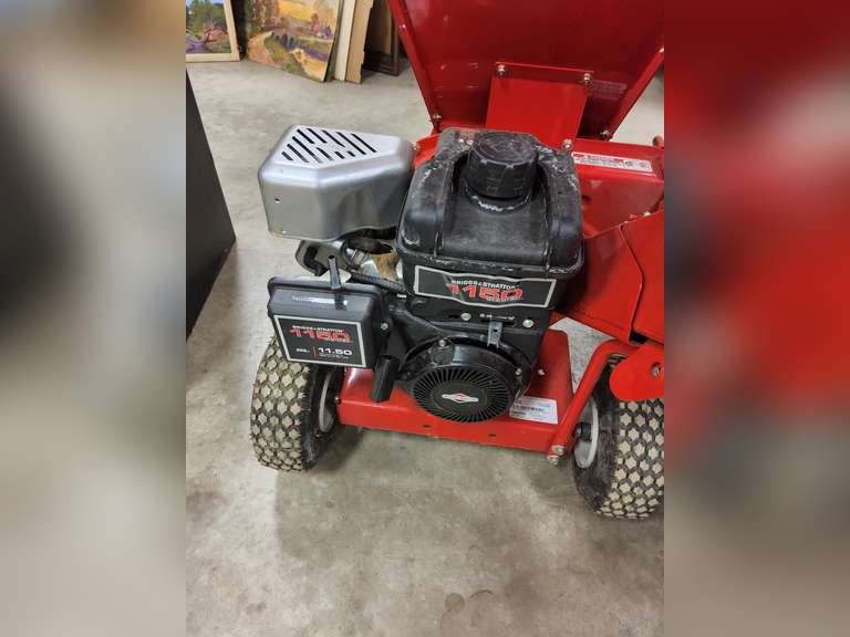Troybilt CS 4325 gas powered wood chipper (Briggs & Stratton 1150