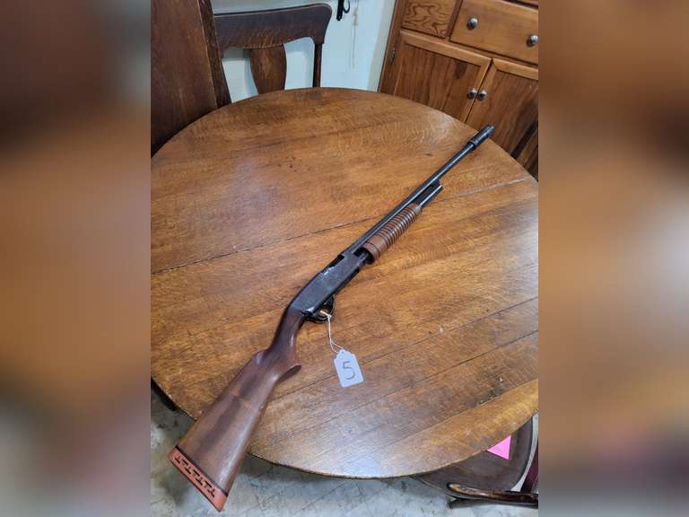Stevens Savage Mod: 770, 12ga pump shotgun, 2-3/4 or 3