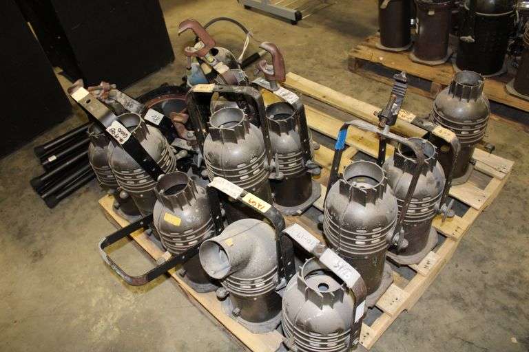PALLET OF STAGE LIGHT FIXTURES MOSTLY SHELLS ONLY Lawler Auction Company