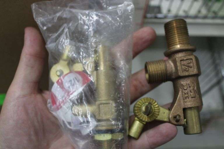BRONZ FLOAT VALVES / DRUM AND BARREL VALVES Lawler Auction Company