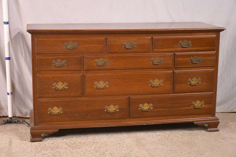 Ethan Allen cherry 11 drawer dresser; 681595 R.H. Lee & Co. Auctioneers