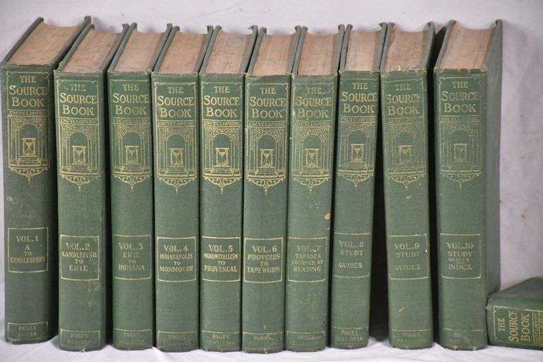 Set of 10 green books "The Source Book" encyclopedia; 1109092J R.H