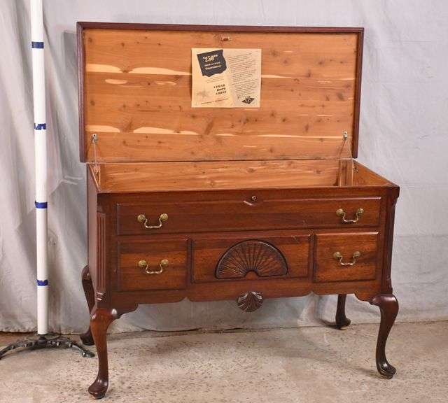 CaswellRunyan mahogany Queen Anne Style lifttop cedar chest; 748054