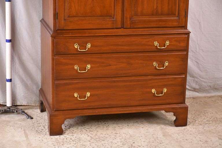 HenkelHarris cherry gentleman's chest with fitted interior; 1922368