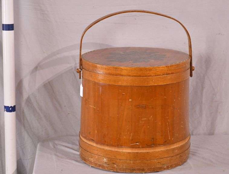 Vintage wooden sugar bucket with lid; 14419033 R.H. Lee & Co