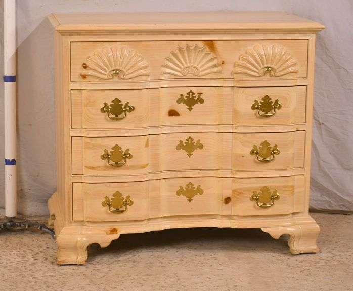 LinkTaylor pine 4 drawer block front bachelor's chest; 825128 R.H