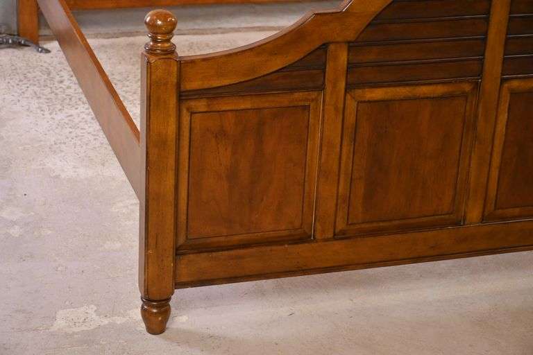 Cherry queen size bed with rails; 683280 R.H. Lee & Co. Auctioneers