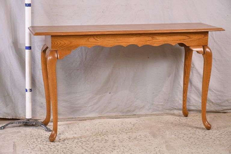 Oak Queen Anne style sofa table; 7410351 R.H. Lee & Co. Auctioneers