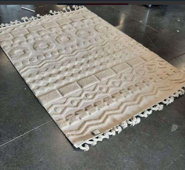 Threshold Ivory Tassel 5x7 Rug Lexington Online Auction