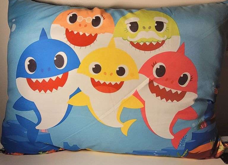 Baby Shark Plush Pillow & Baby Shark Fleece Throw Lexington Online