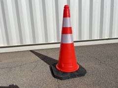 UNUSED (50)pcs Construction Safety Traffic Cones