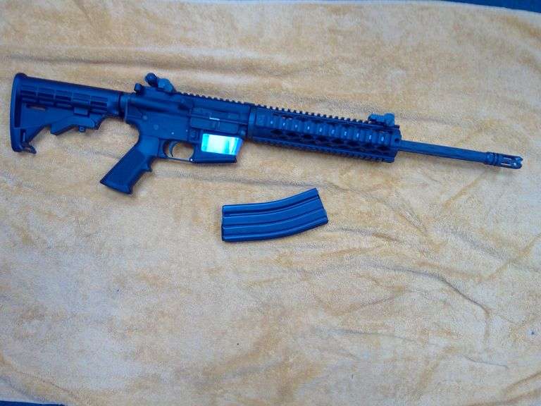 YANKEE HILL MACHINE CO. YHM-15 .223 Rifle with magazine