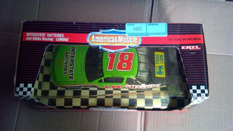 1:18 Scale Joe Gibbs Lumina Diecast