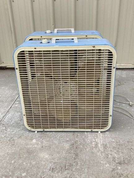 2 box fans - Lee Real Estate & Auction Service