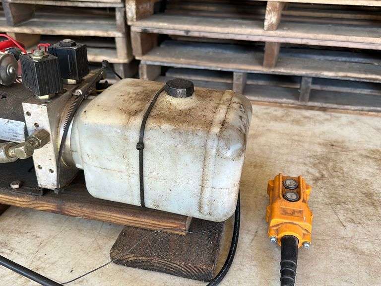 12v Hyd pump Lee Real Estate