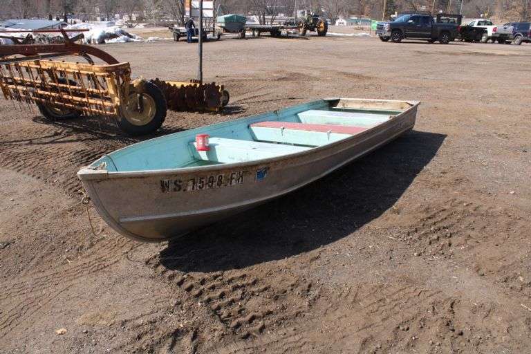 Feather Craft 14' alum. fishing boat Lee Real Estate & Auction Service