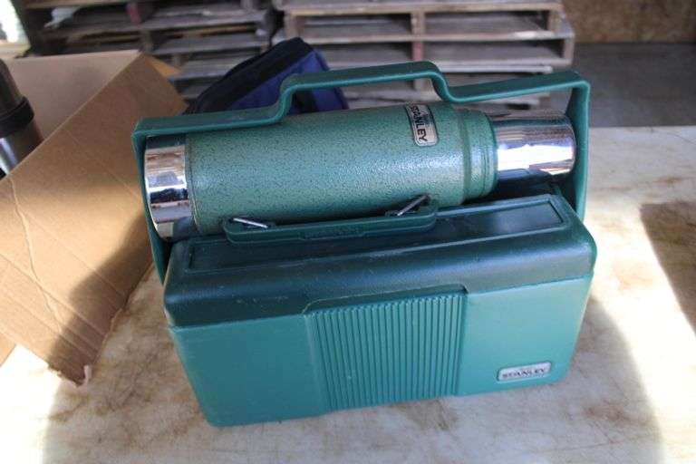 Thermoses Lunch Box Lee Real Estate & Auction Service