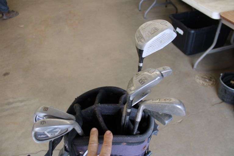 Golf Clubs & Bag Lee Real Estate & Auction Service