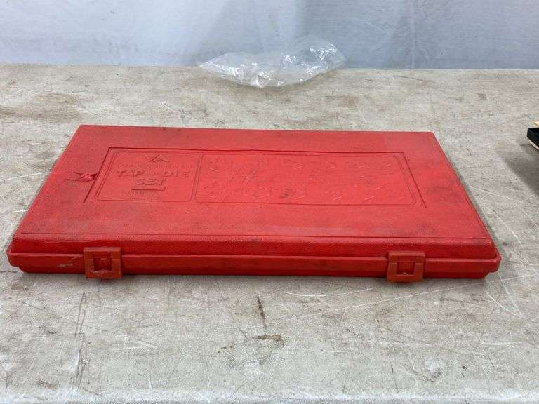 Vermont American tap & die set Lee Real Estate & Auction Service