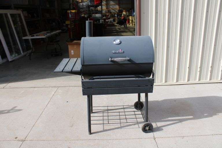 Char Broil smoker / grill Lee Real Estate & Auction Service