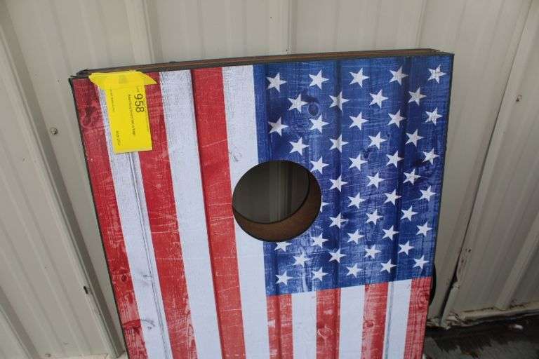 BeanBag Board Set w/bags Lee Real Estate & Auction Service