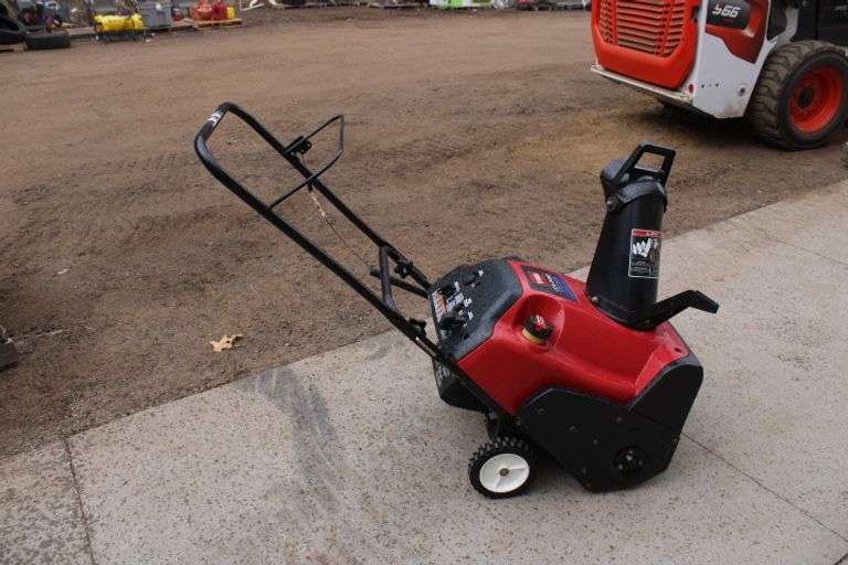 Toro Snow Thrower Lee Real Estate & Auction Service