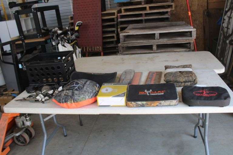 Hunting related items Lee Real Estate & Auction Service