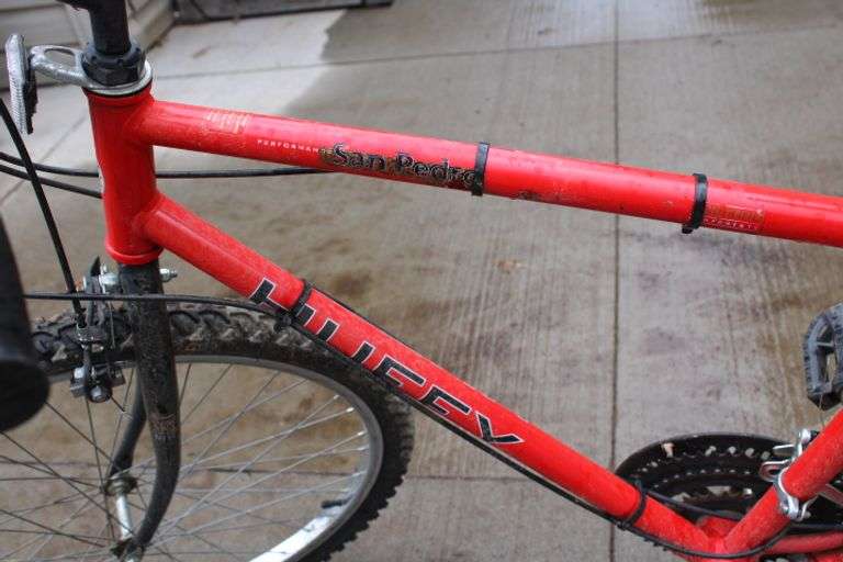 Huffy "San Pedro" multi speed mens bike Lee Real Estate & Auction Service