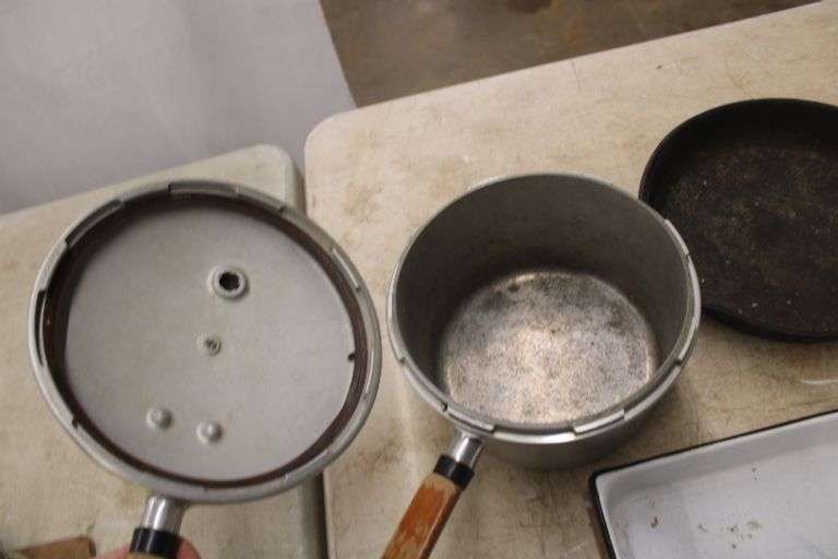 Pressure cooker, cast fry pan & porcelain pan Lee Real Estate & Auction Service
