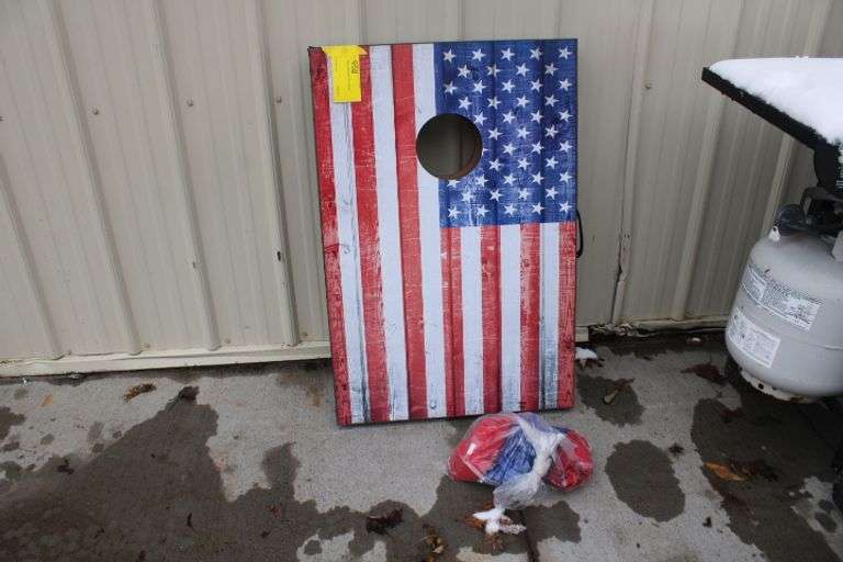 BeanBag Board Set w/bags Lee Real Estate & Auction Service