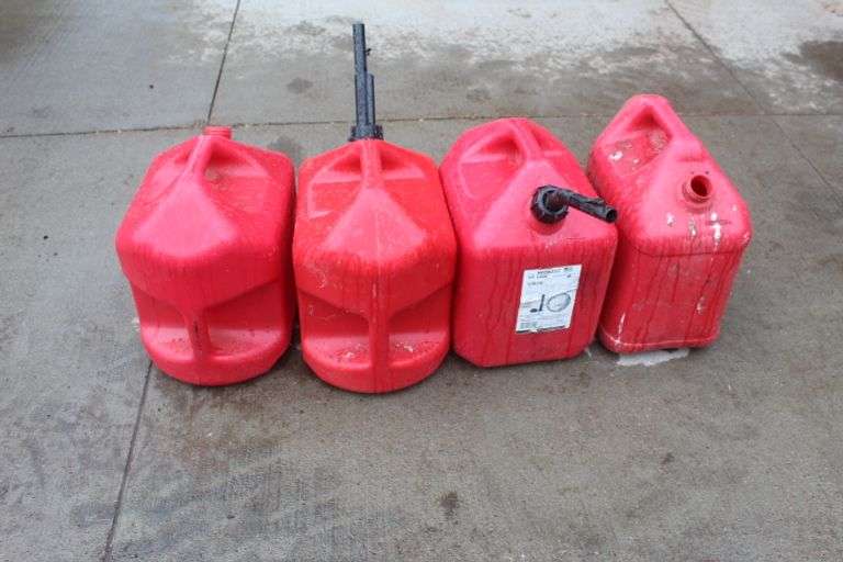 (4) 5 gal. plastic gas cans Lee Real Estate & Auction Service