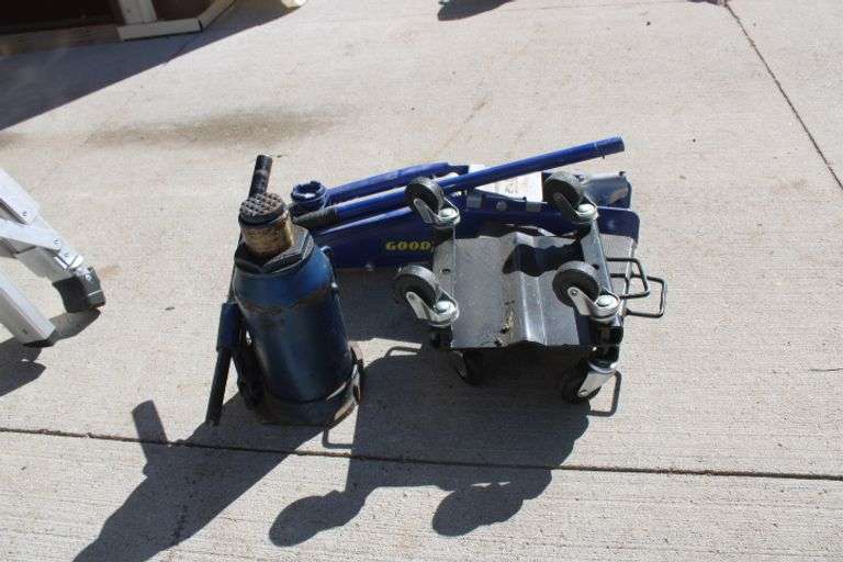 Jacks & snowmobile dollies Lee Real Estate & Auction Service