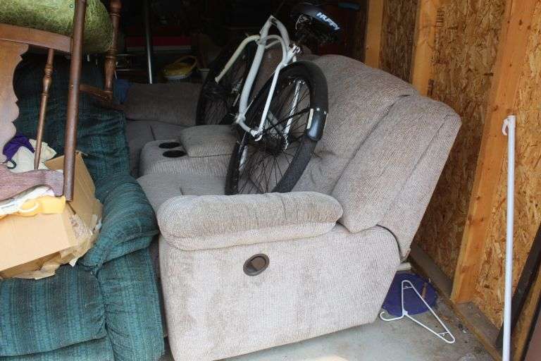 Contents Storage Unit 134 Lee Real Estate & Auction Service